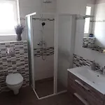 公寓 Karos Bianco Apartmanhaz