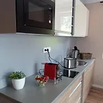 Karos Bianco Apartmanhaz زلاكاروس