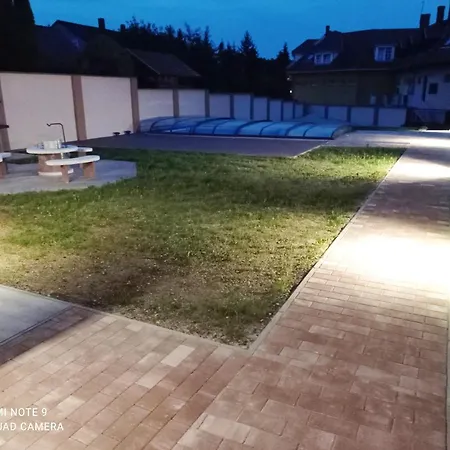 아파트 Karos Bianco Apartmanhaz *