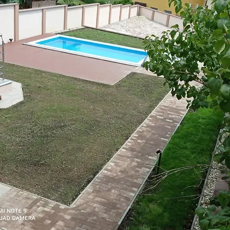 Karos Bianco Apartmanhaz Залакарош