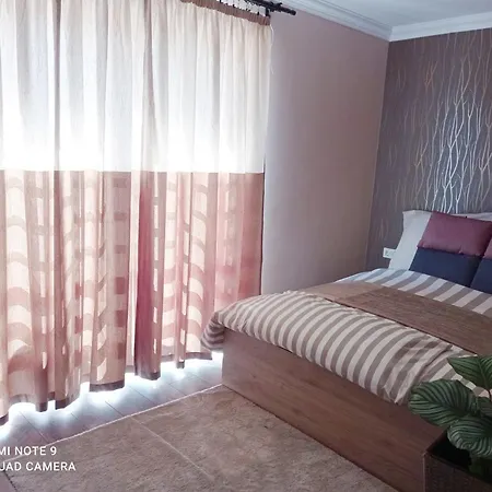 Karos Bianco Apartmanhaz Апартаменты