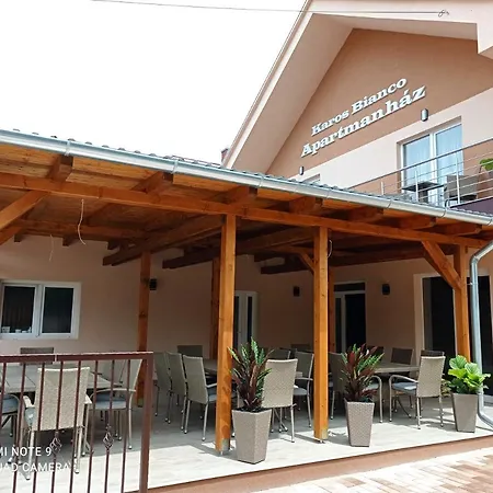 Karos Bianco Apartmanhaz