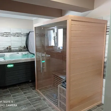 Karos Bianco Apartmanhaz Залакарош