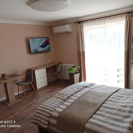 Karos Bianco Apartmanhaz *