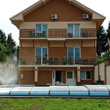 Апартаменты Karos Bianco Apartmanhaz