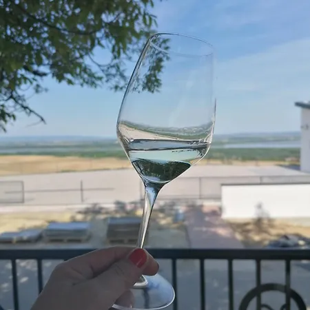 Karos Bianco Apartmanhaz
