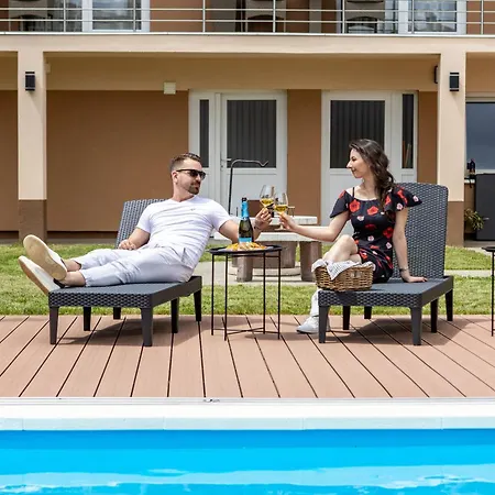 شقة Karos Bianco Apartmanhaz *