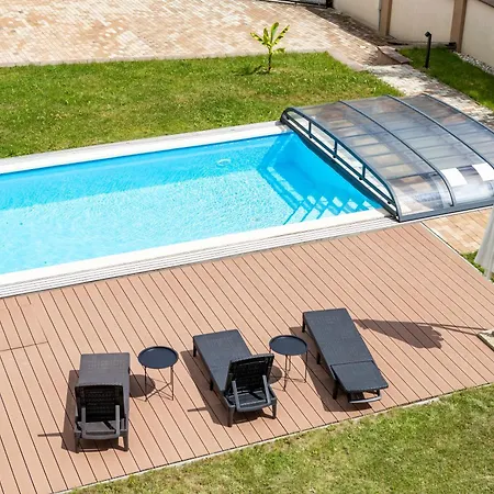 Karos Bianco Apartmanhaz شقة