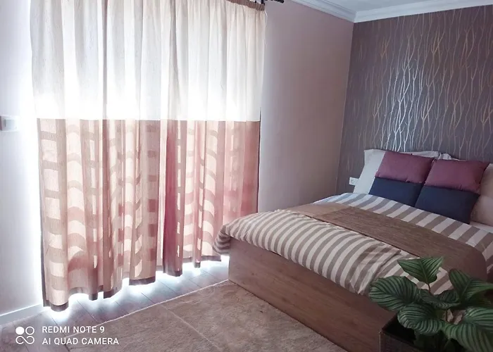 Karos Bianco Apartmanhaz דירה