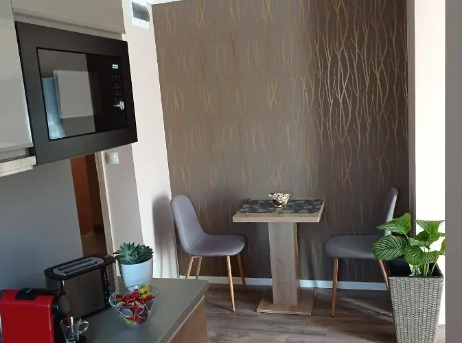 Karos Bianco Apartmanhaz דירה