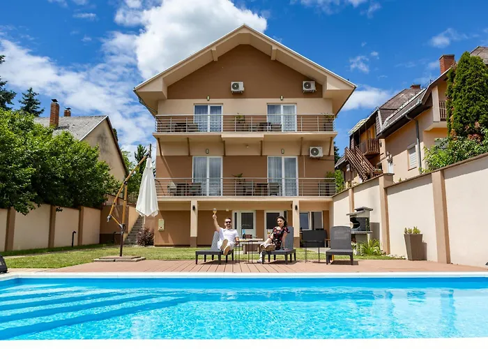 Karos Bianco Apartmanhaz * זלקרוס
