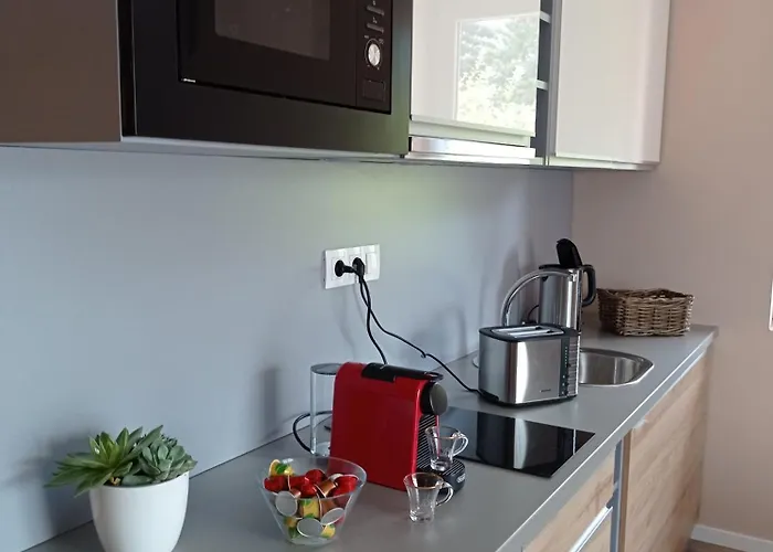 Karos Bianco Apartmanhaz זלקרוס